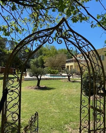 EntrecasteauxL'Eveil En Provence住宿加早餐旅馆 外观 照片