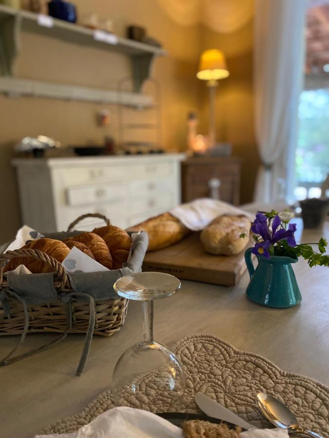 EntrecasteauxL'Eveil En Provence住宿加早餐旅馆 外观 照片