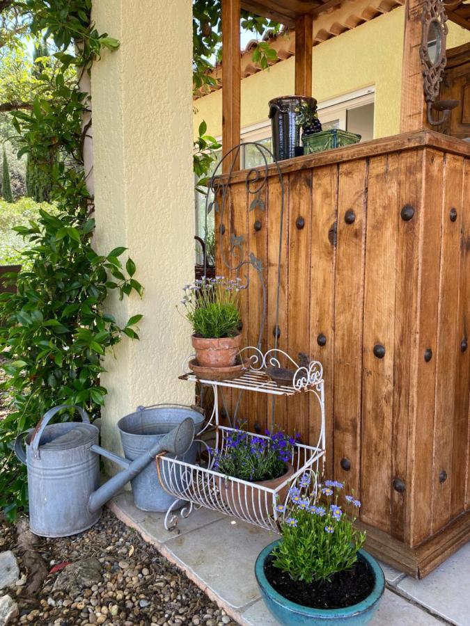 EntrecasteauxL'Eveil En Provence住宿加早餐旅馆 外观 照片