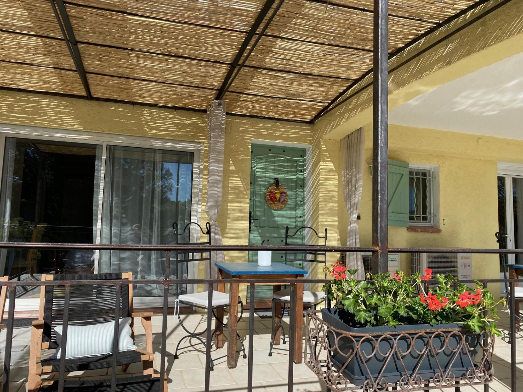 EntrecasteauxL'Eveil En Provence住宿加早餐旅馆 客房 照片