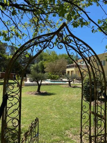 EntrecasteauxL'Eveil En Provence住宿加早餐旅馆 外观 照片